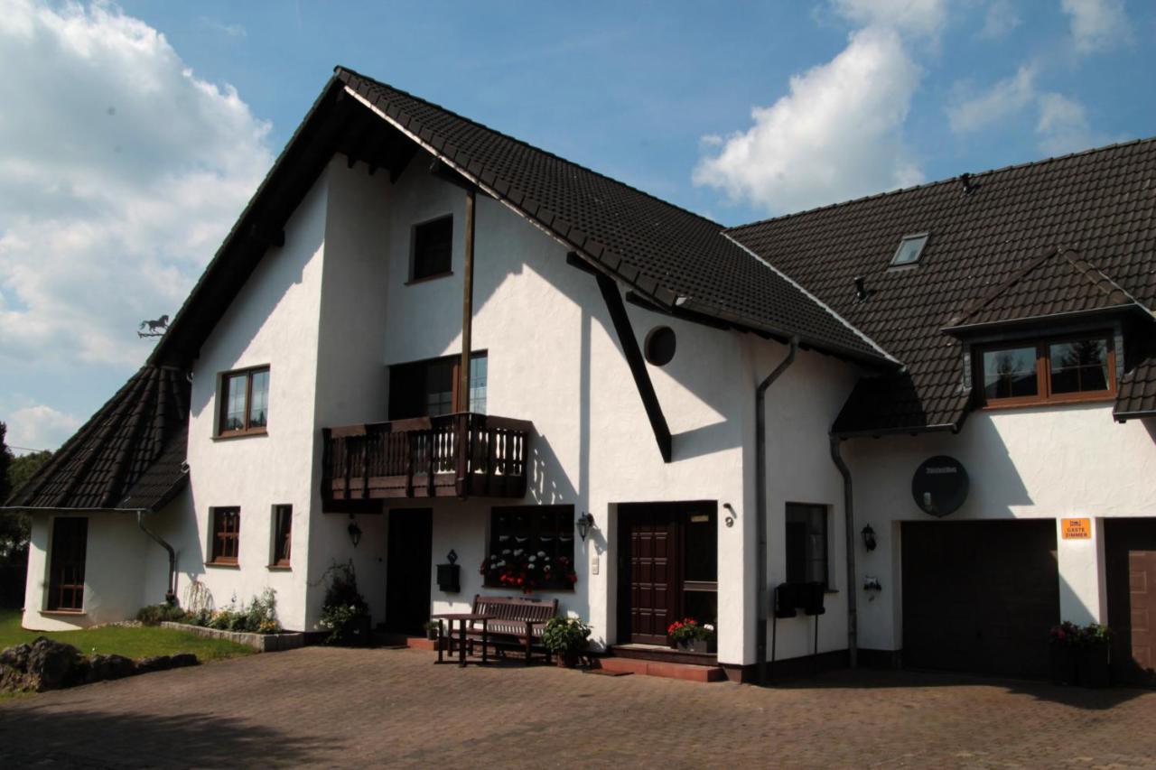 Bed and Breakfast Gaestezimmer Gier Dahlem  Екстер'єр фото